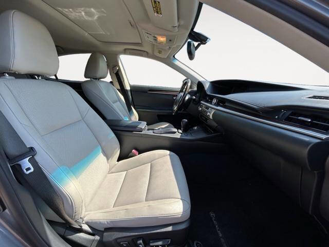 Used 2015 Lexus ES 350 image 10