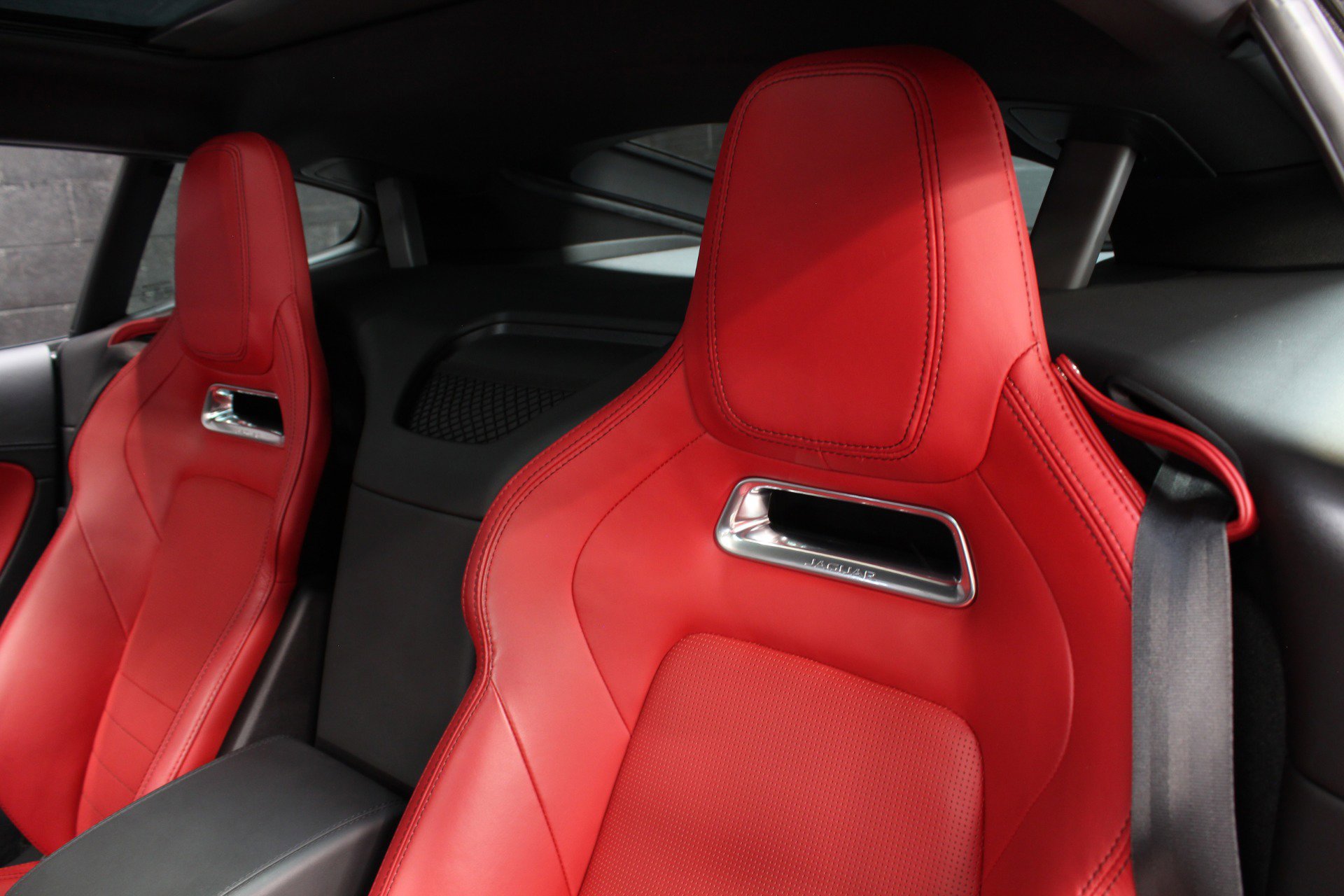 Used 2020 Jaguar F-TYPE R-Dynamic image 38