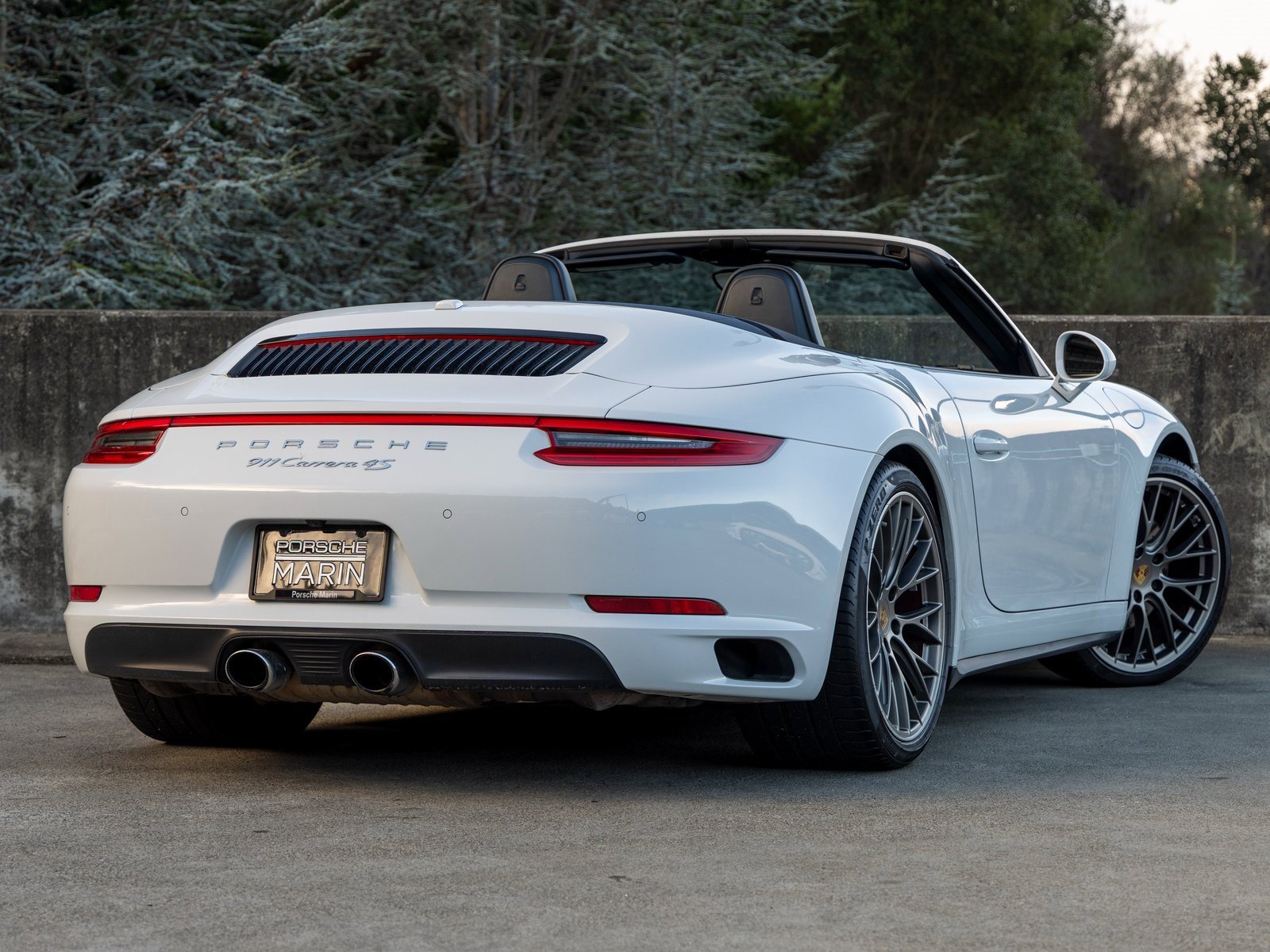 Used 2017 Porsche 911 Carrera 4S image 11