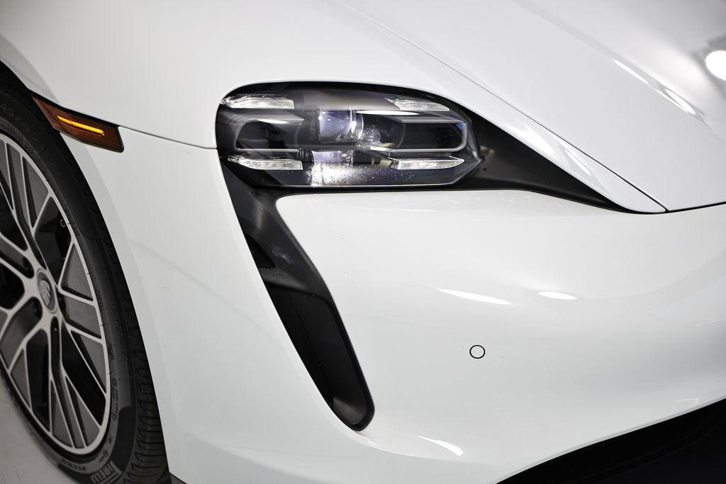 Certified 2022 Porsche Taycan image 17