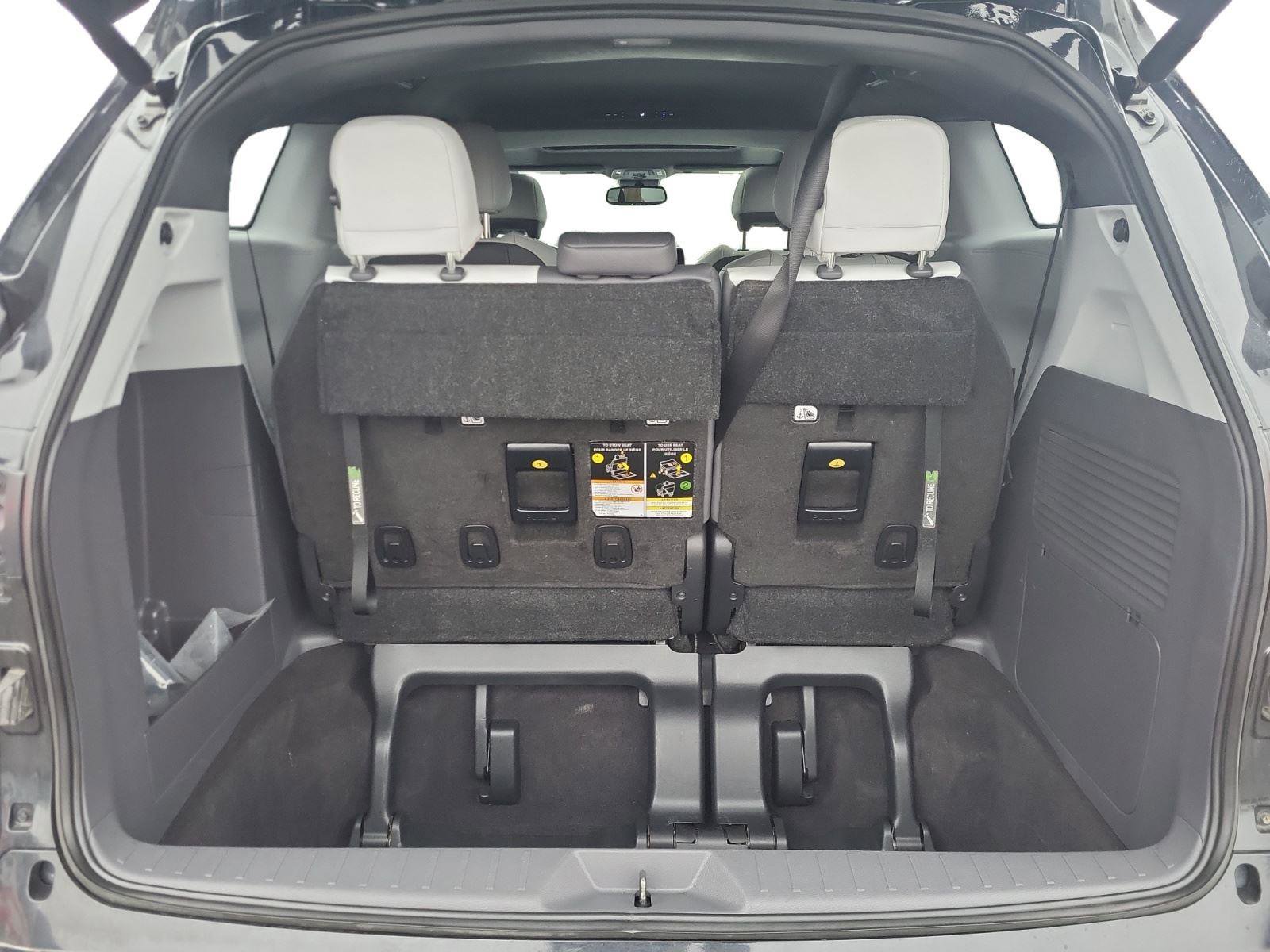 Used 2023 Toyota Sienna XLE image 24