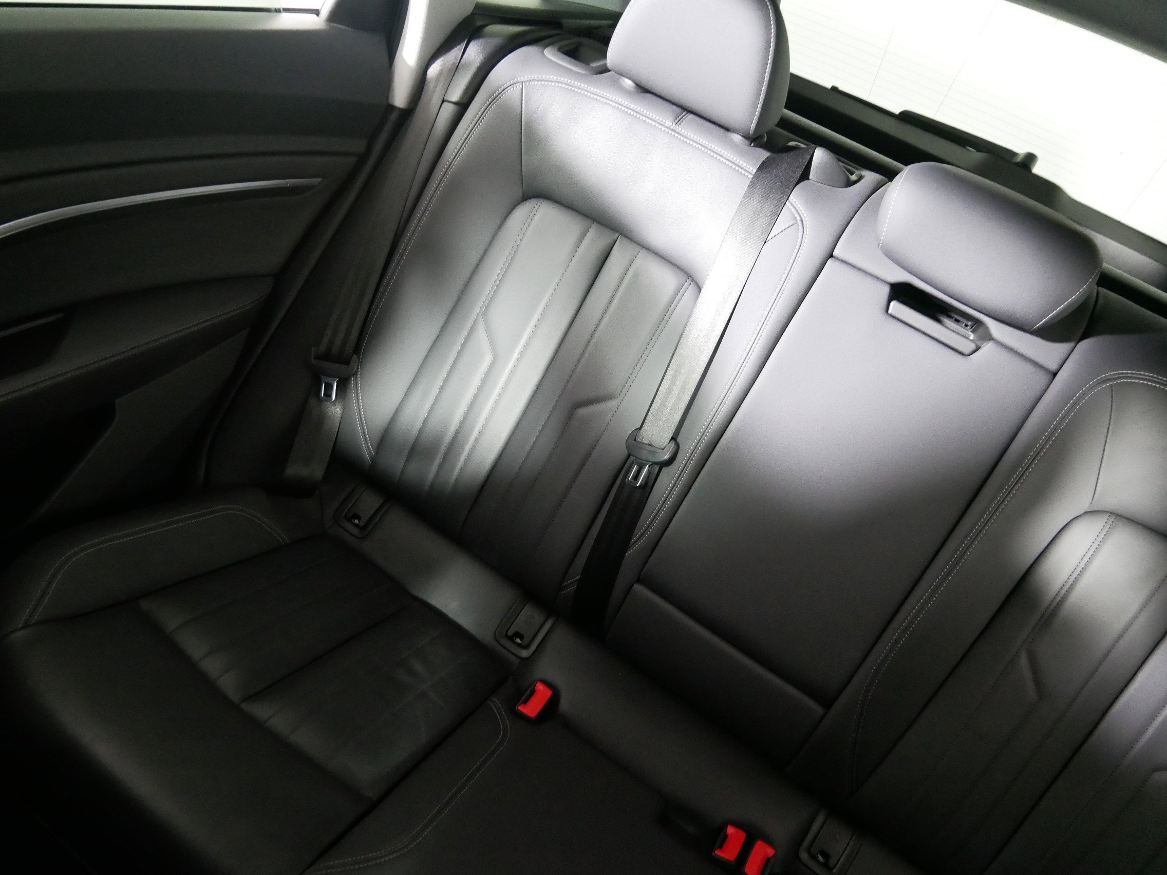 Used 2021 Audi e-tron Premium w/ Towing Package image 12