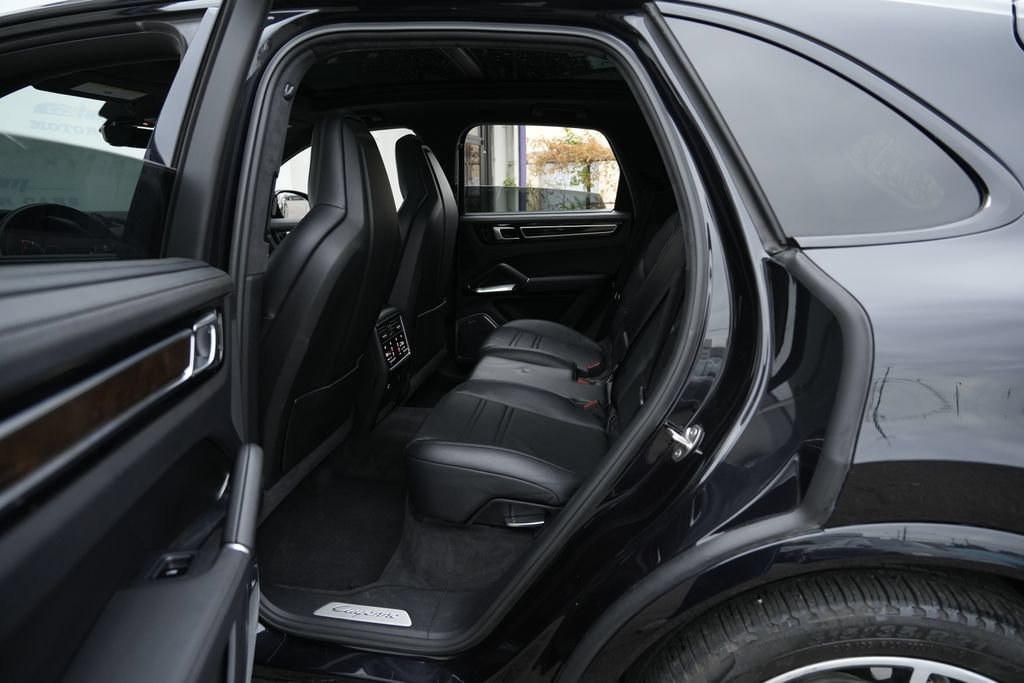 Used 2019 Porsche Cayenne Turbo AWD/4WD image 27