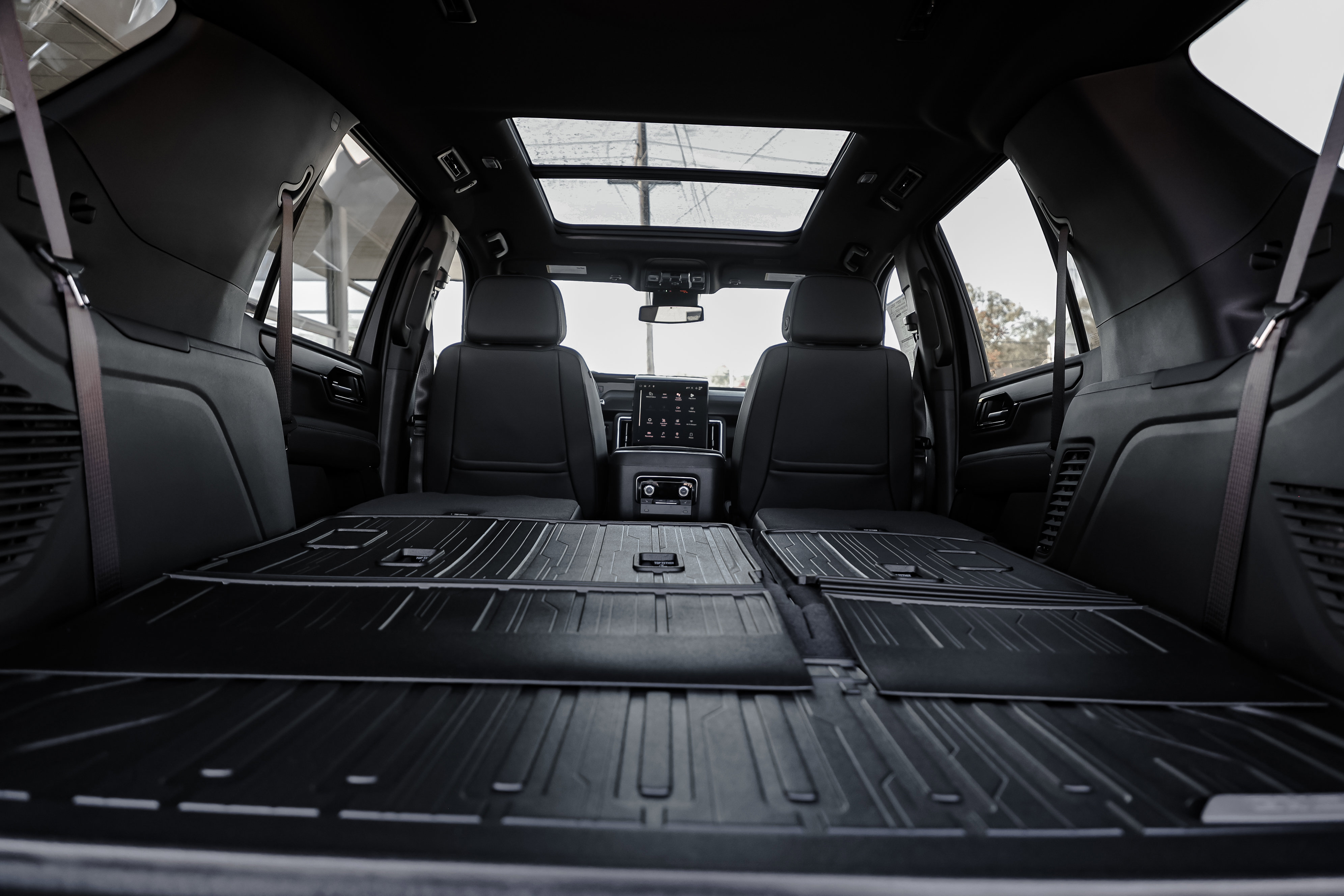 New 2026 GMC Yukon Denali w/ Sun & Power Step Package image 8
