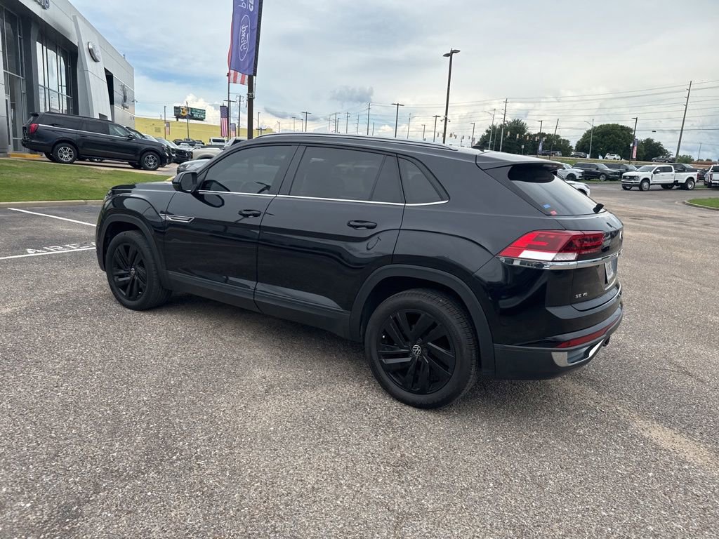 Used 2022 Volkswagen Atlas Cross Sport SE FWD image 11