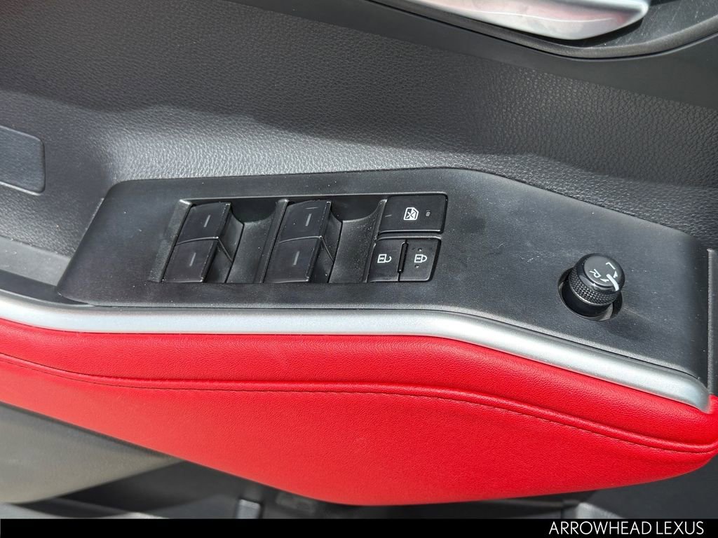 Used 2024 Toyota Highlander XSE AWD/4WD image 28