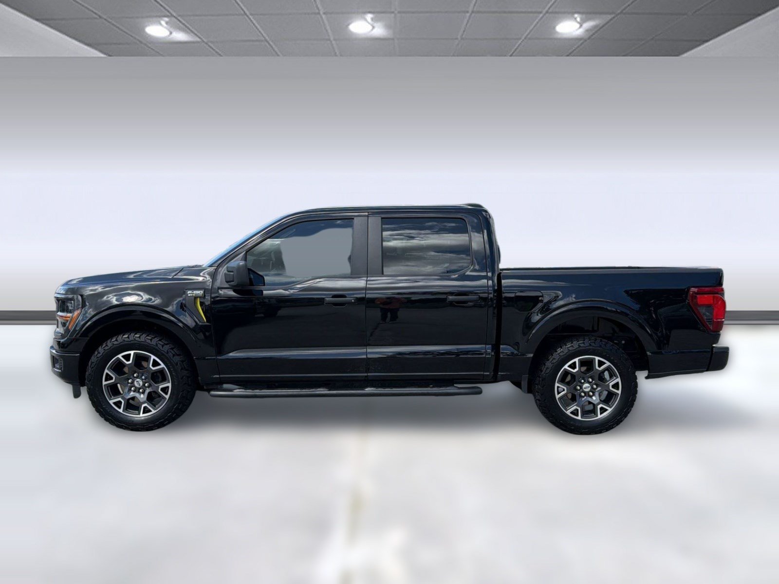 Used 2024 Ford F150 STX RWD image 2