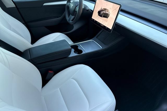 Used 2024 Tesla Model Y Long Range AWD/4WD image 22