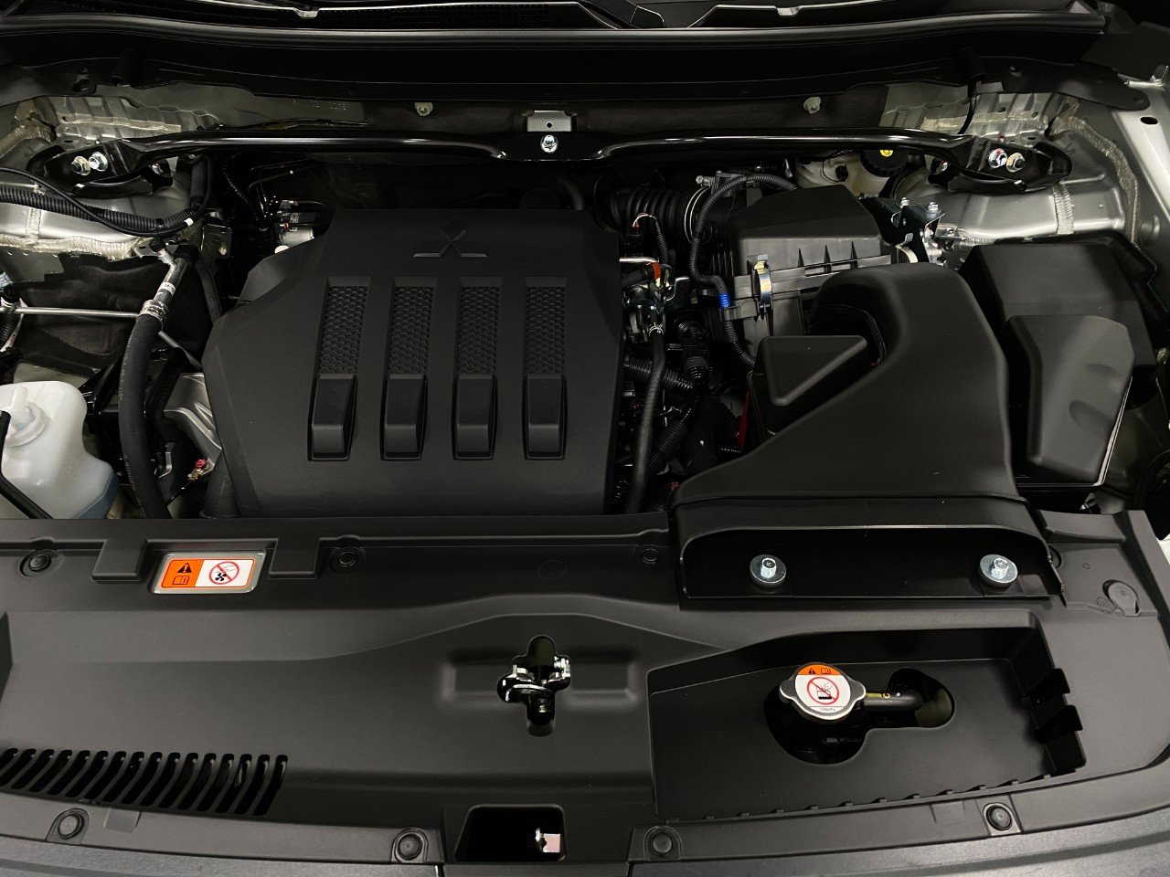 New 2026 Mitsubishi Eclipse Cross LE image 10