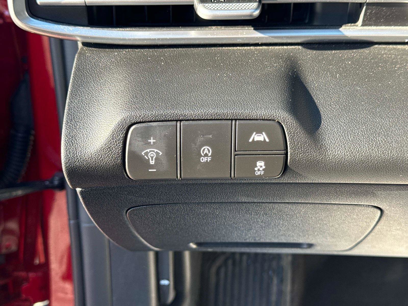 Certified 2023 Hyundai Elantra SE w/ Cargo Package image 29