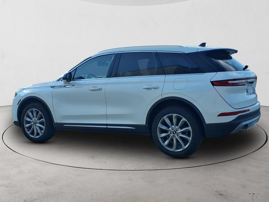 Used 2022 Lincoln Corsair AWD w/ Premium Package image 7