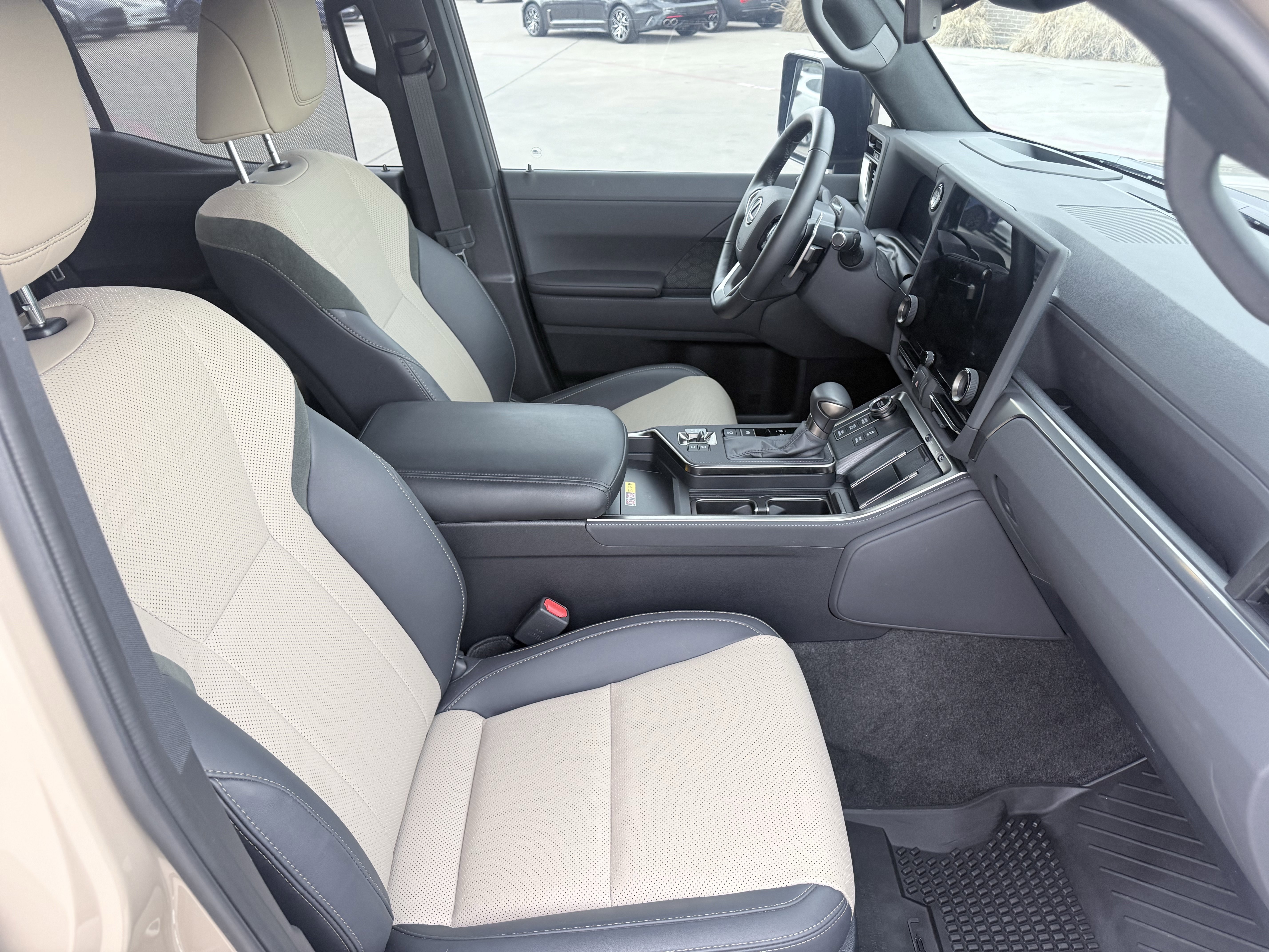 Used 2025 Lexus GX 550 image 58