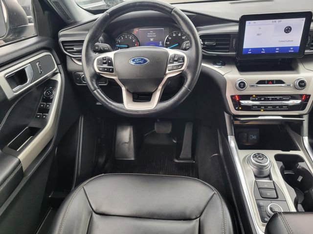 Used 2022 Ford Explorer XLT w/ Equipment Group 202A image 18