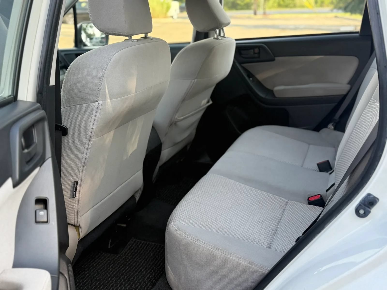 Used 2014 Subaru Forester 2.5i AWD/4WD image 12