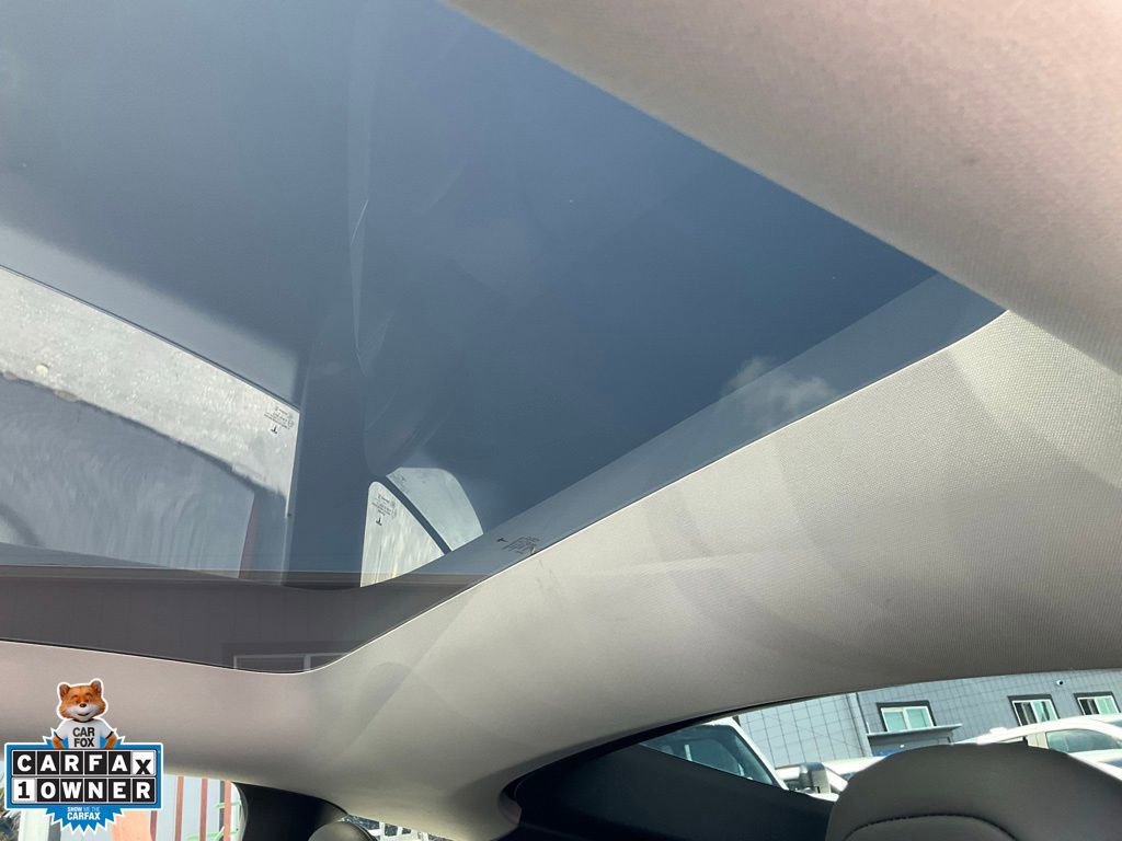 Used 2025 Tesla Model Y Long Range AWD/4WD image 30