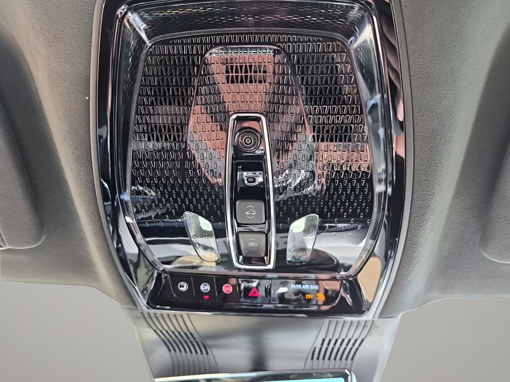 New 2026 Cadillac Vistiq Platinum w/ LPO, Floor Liner Package image 42