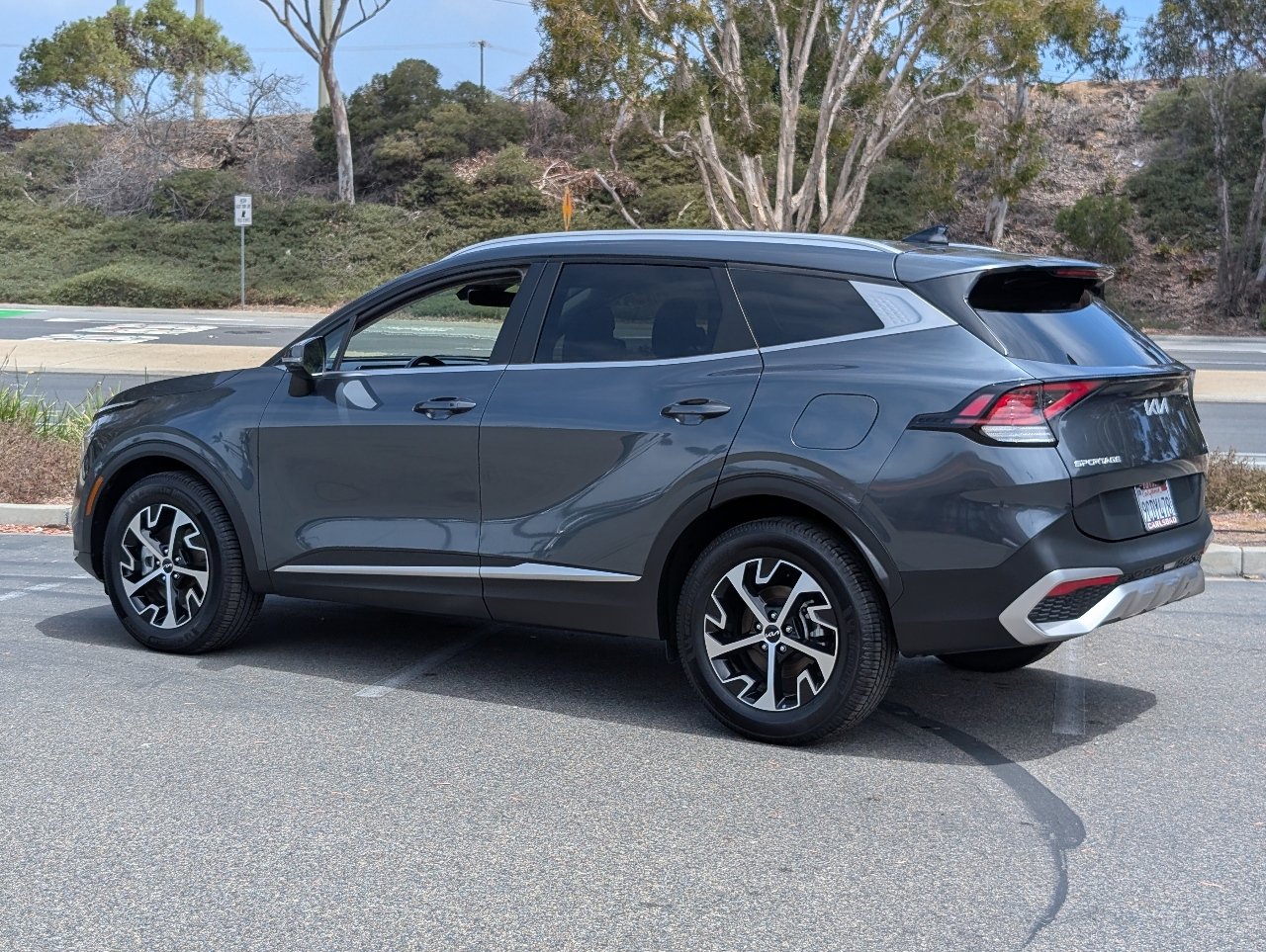 Used 2023 Kia Sportage EX AWD/4WD image 12