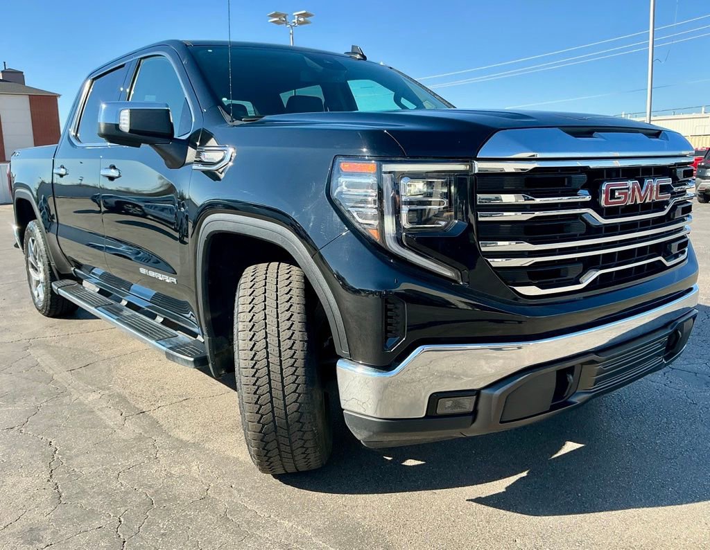 Used 2022 GMC Sierra 1500 SLT image 3