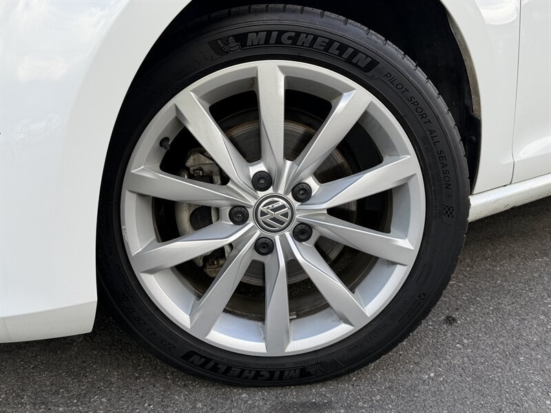Used 2017 Volkswagen Golf SE FWD image 7