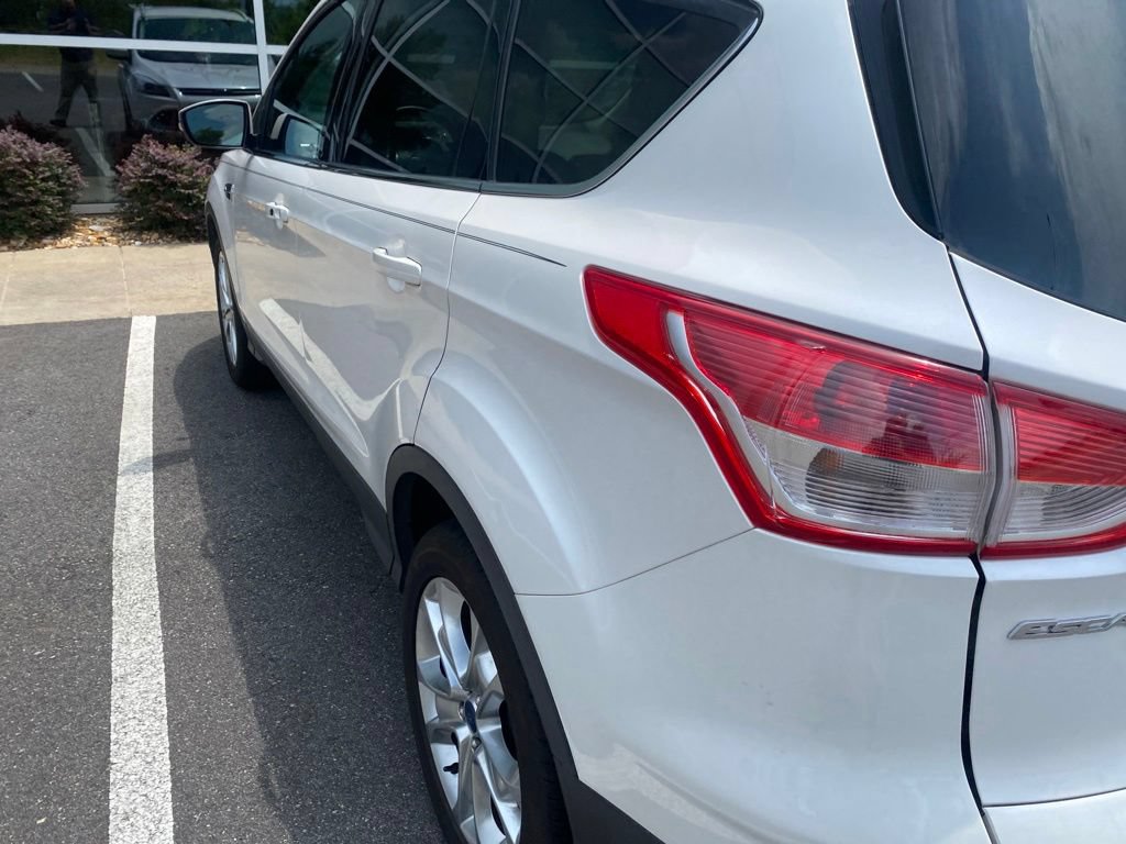 Used 2014 Ford Escape Titanium w/ Equipment Group 401A FWD image 8