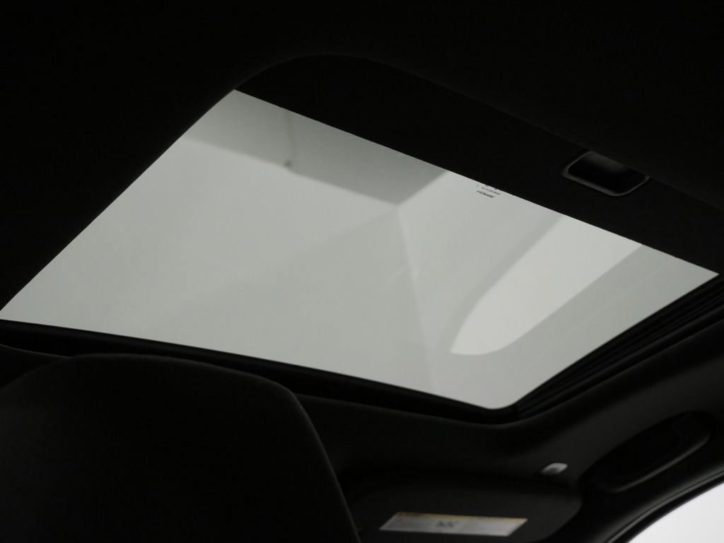 Used 2023 Dodge Durango SXT w/ SXT Blacktop Group AWD/4WD image 4