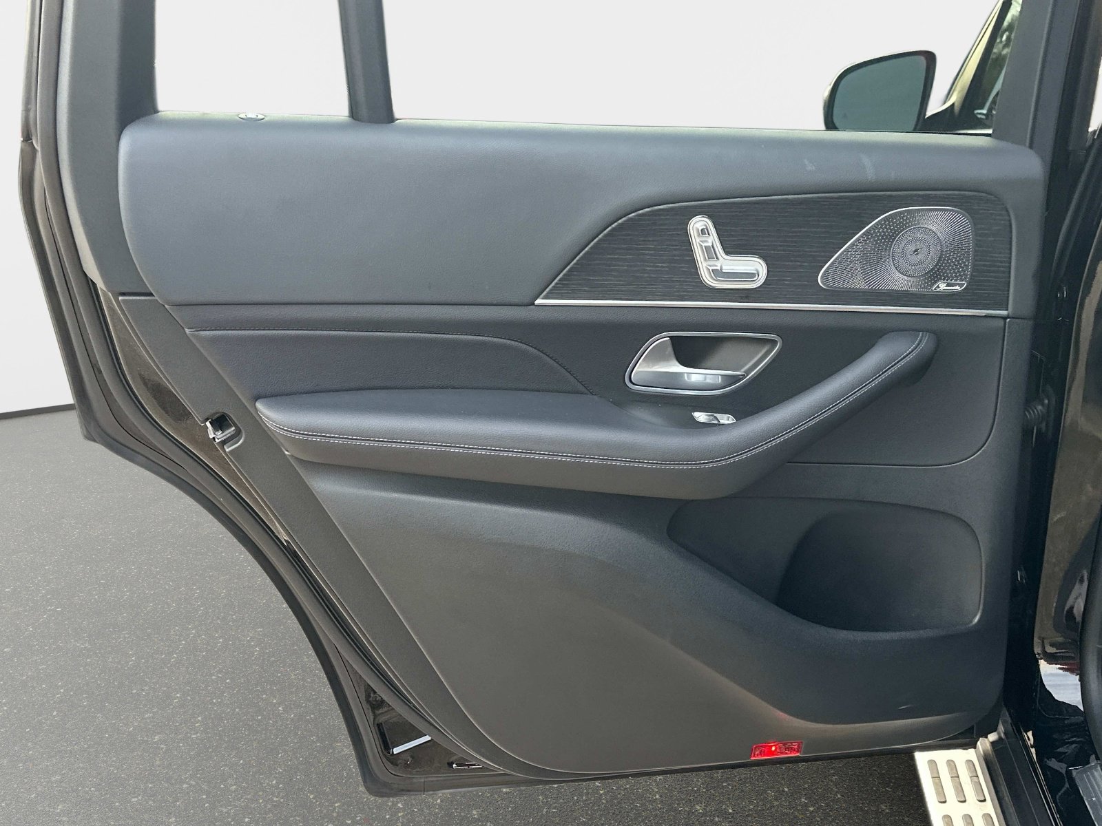 Certified 2025 Mercedes-Benz GLS 450 4MATIC image 13