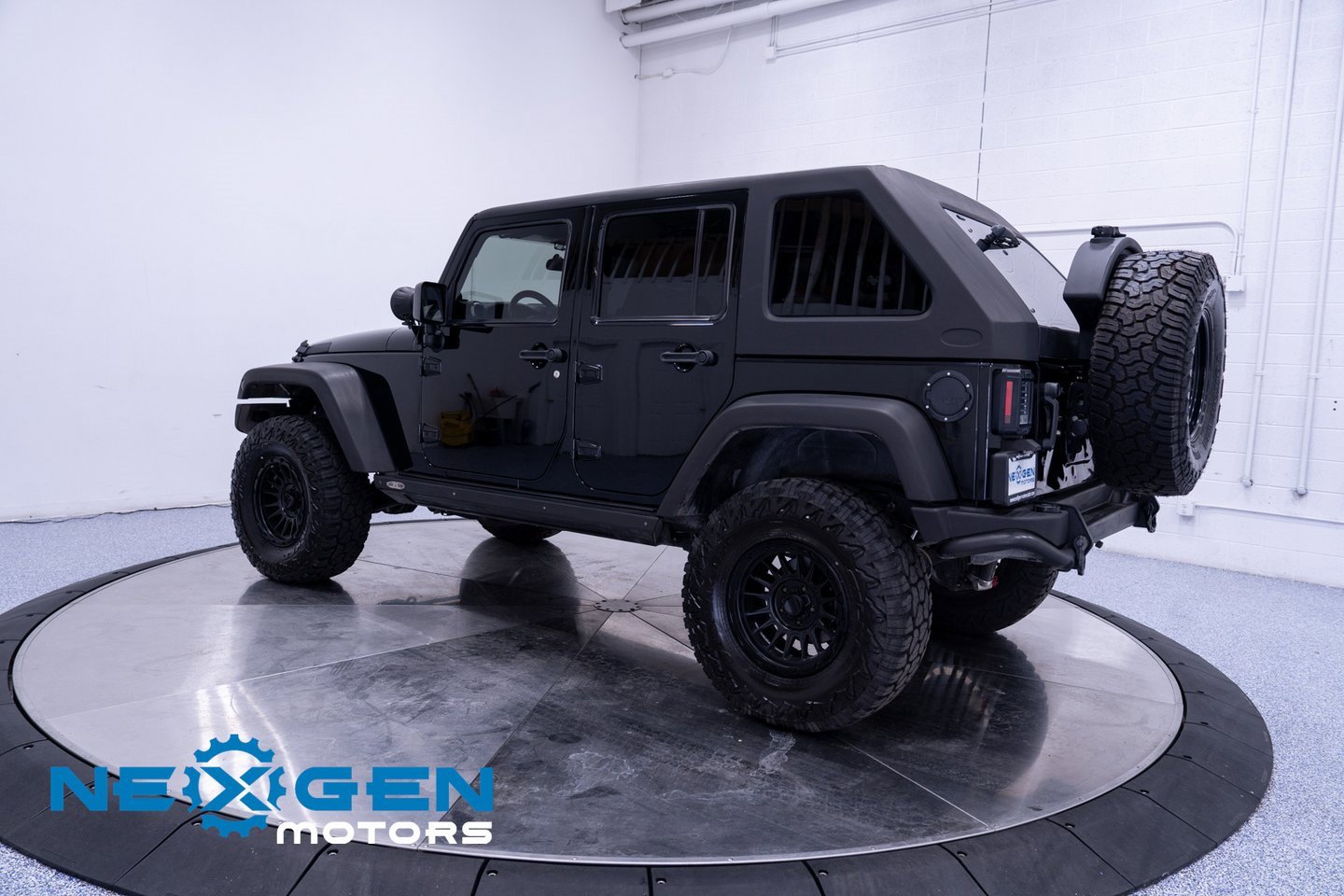 Used 2011 Jeep Wrangler Unlimited Rubicon image 36