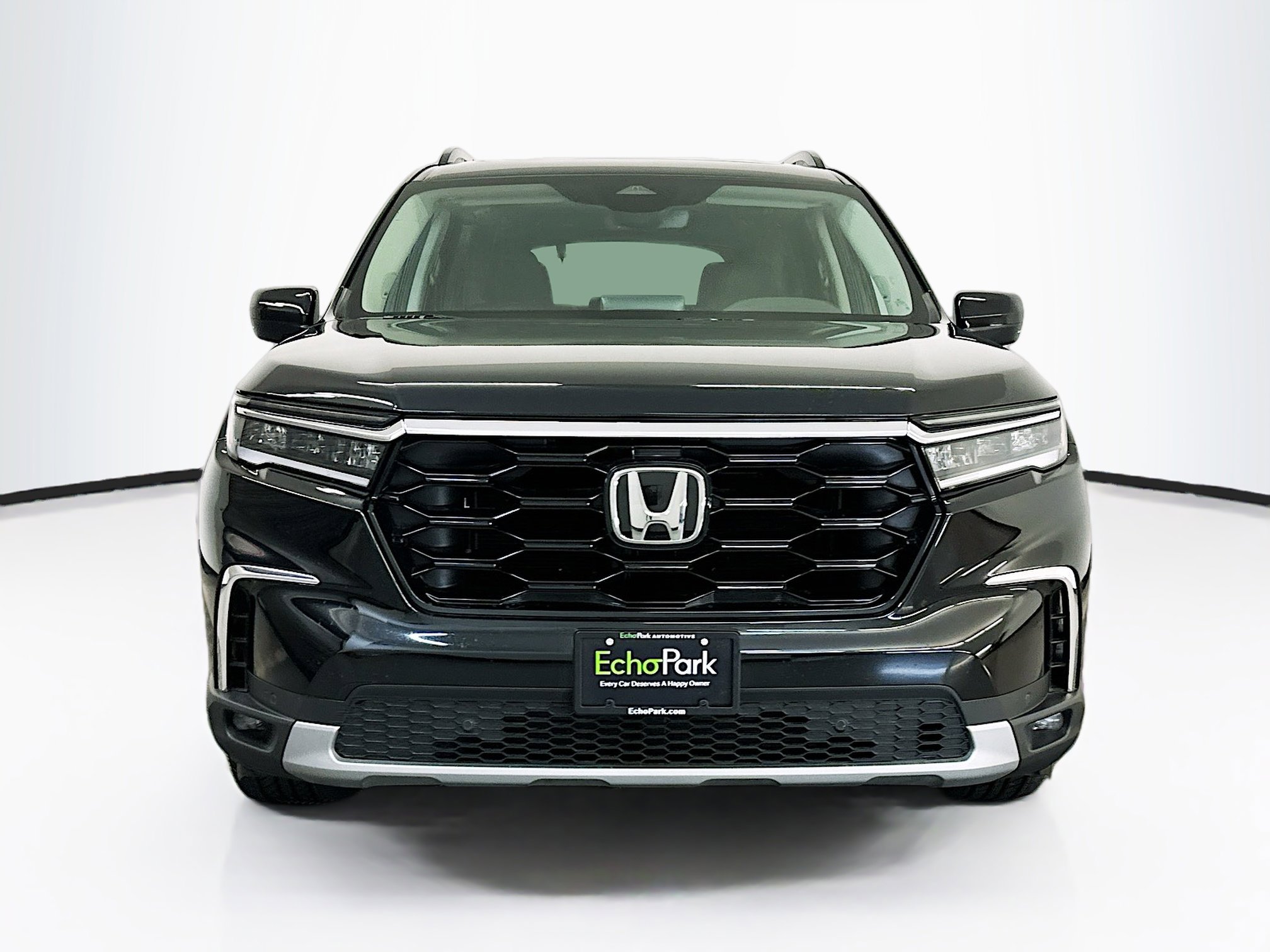 Used 2023 Honda Pilot Touring image 2