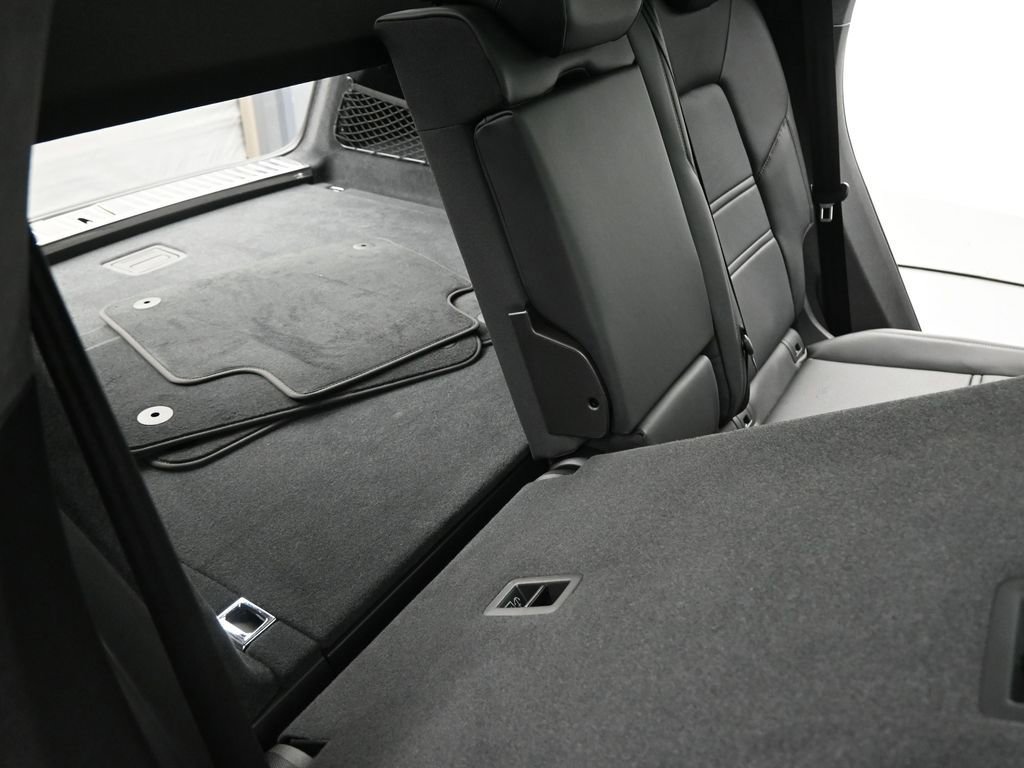 Used 2022 Porsche Cayenne GTS image 12