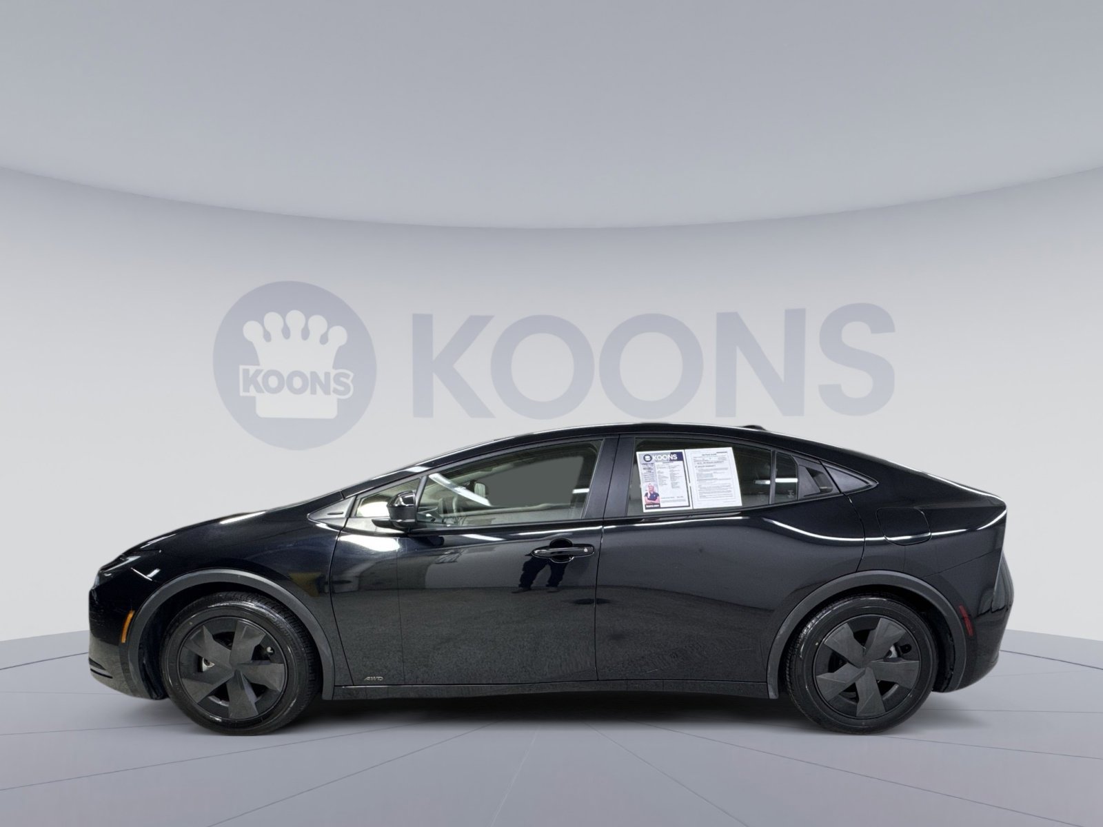 Used 2025 Toyota Prius LE image 8