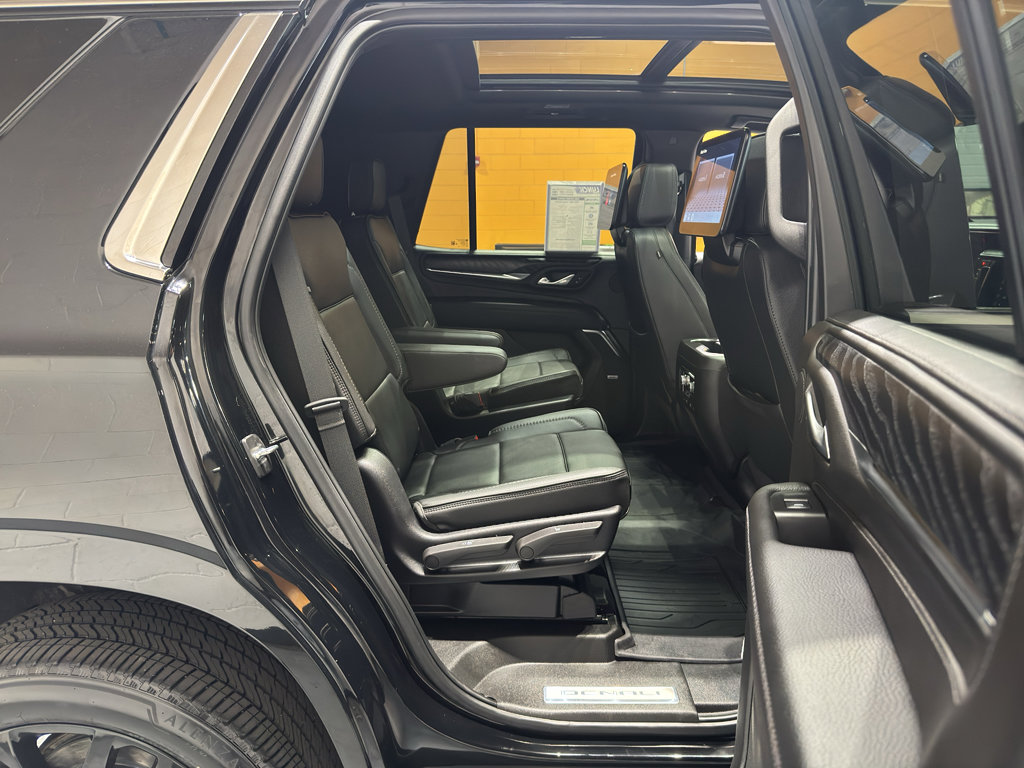 Used 2024 GMC Yukon Denali w/ Advanced Technology Package AWD/4WD image 22