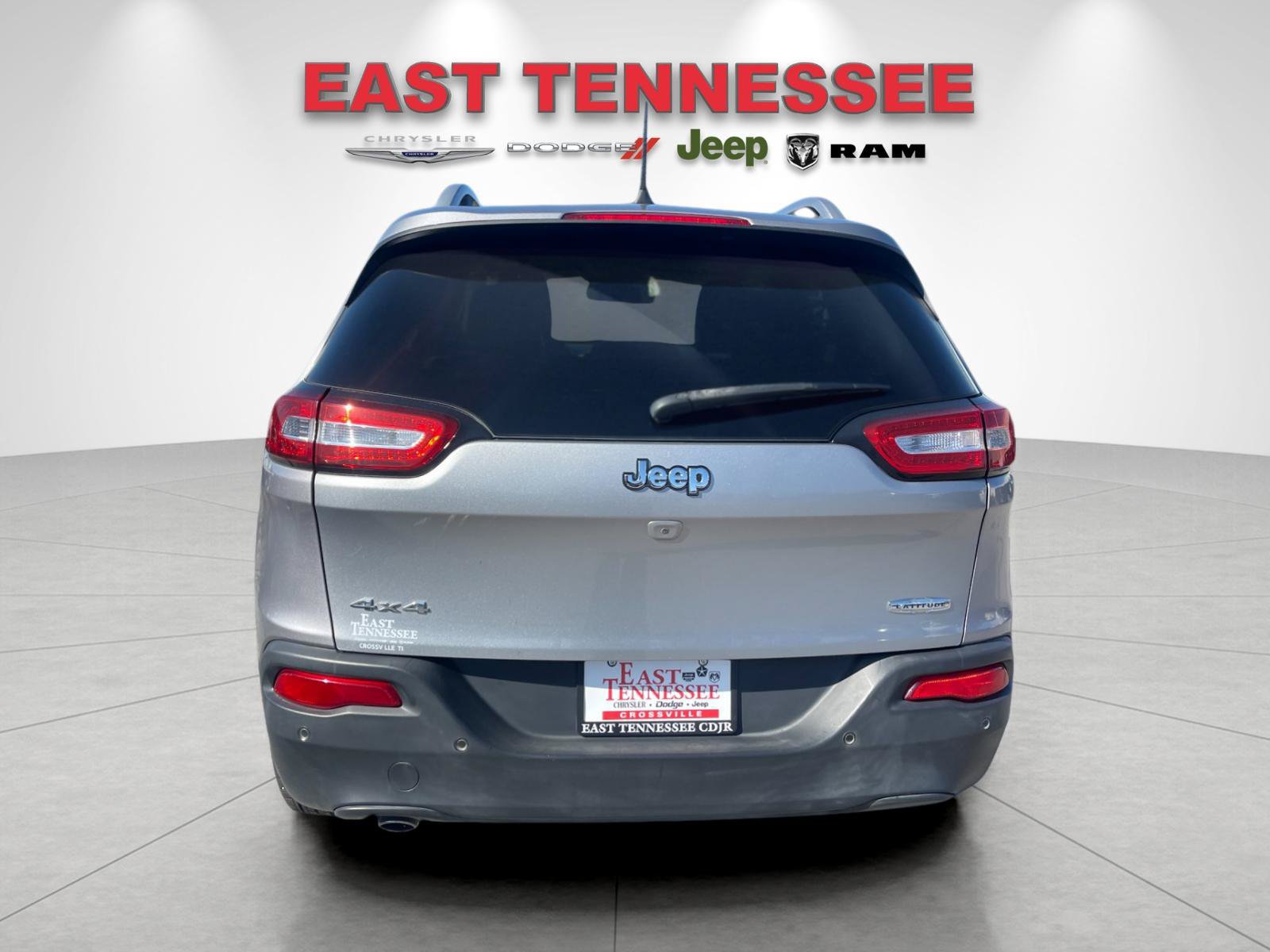 Used 2017 Jeep Cherokee Latitude w/ Safety/Convenience Group AWD/4WD image 4