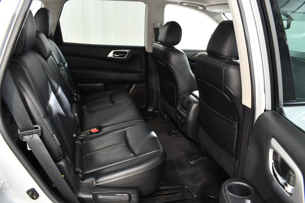 Used 2019 Nissan Pathfinder Platinum AWD/4WD image 19