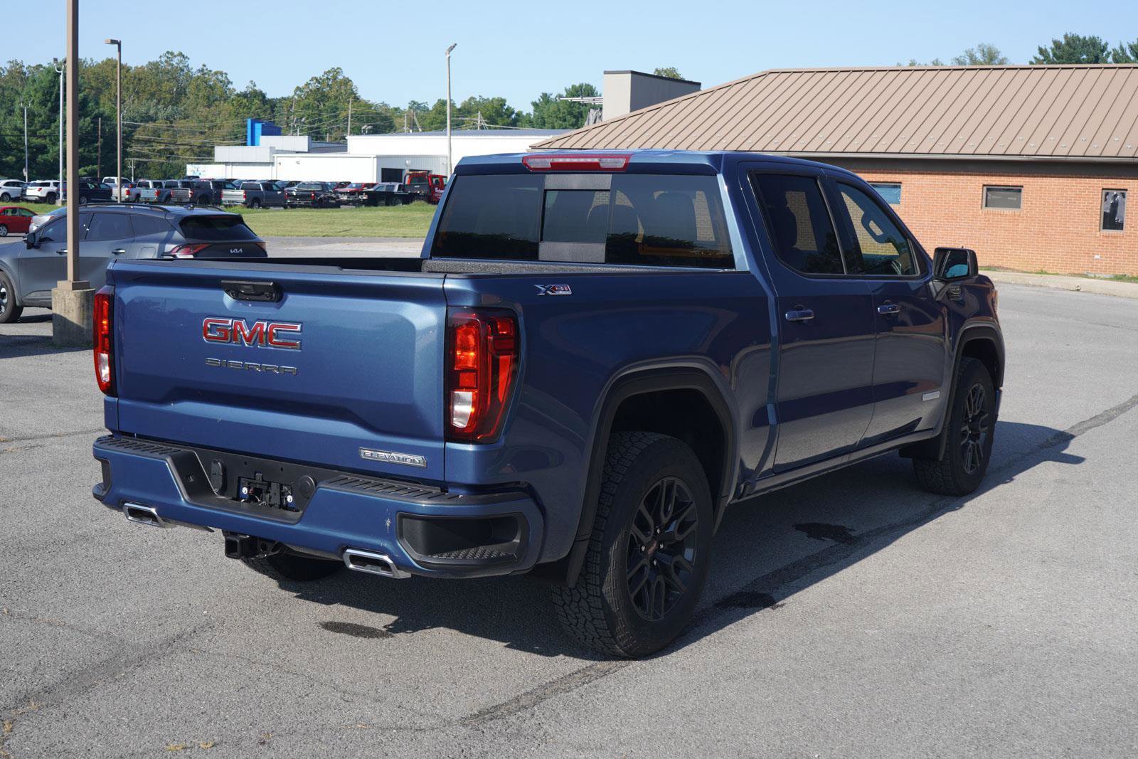 New 2026 GMC Sierra 1500 Elevation image 3