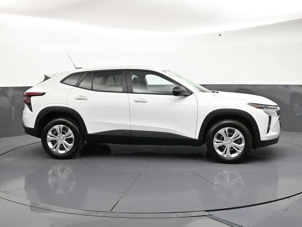 Used 2024 Chevrolet Trax LS FWD image 6