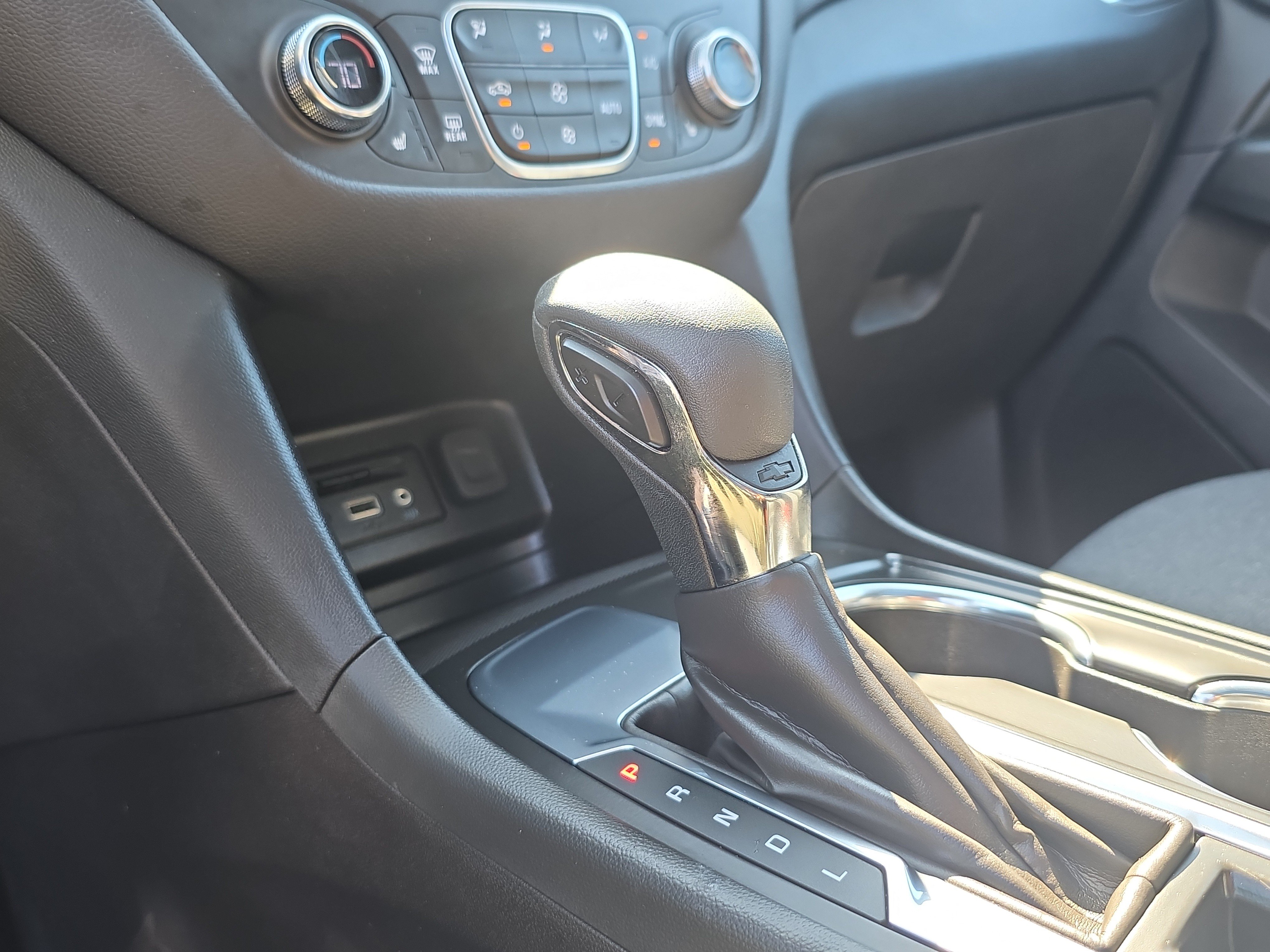 Used 2023 Chevrolet Equinox LT FWD image 34