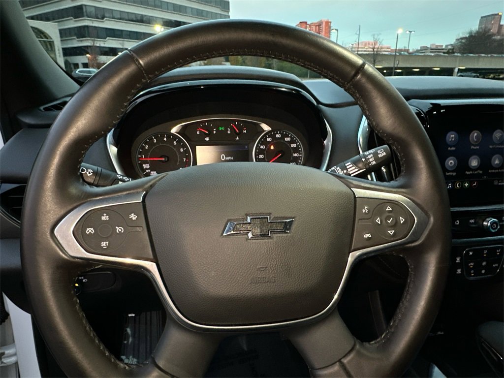 Used 2022 Chevrolet Traverse LT w/ Midnight/Sport Edition image 27