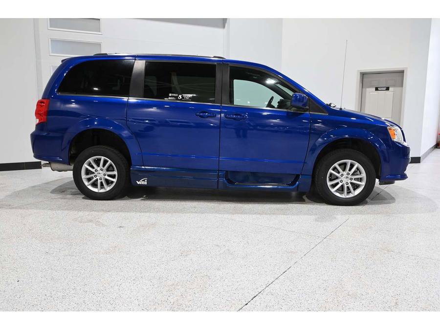 Used 2019 Dodge Grand Caravan SXT w/ Driver Convenience Group image 5