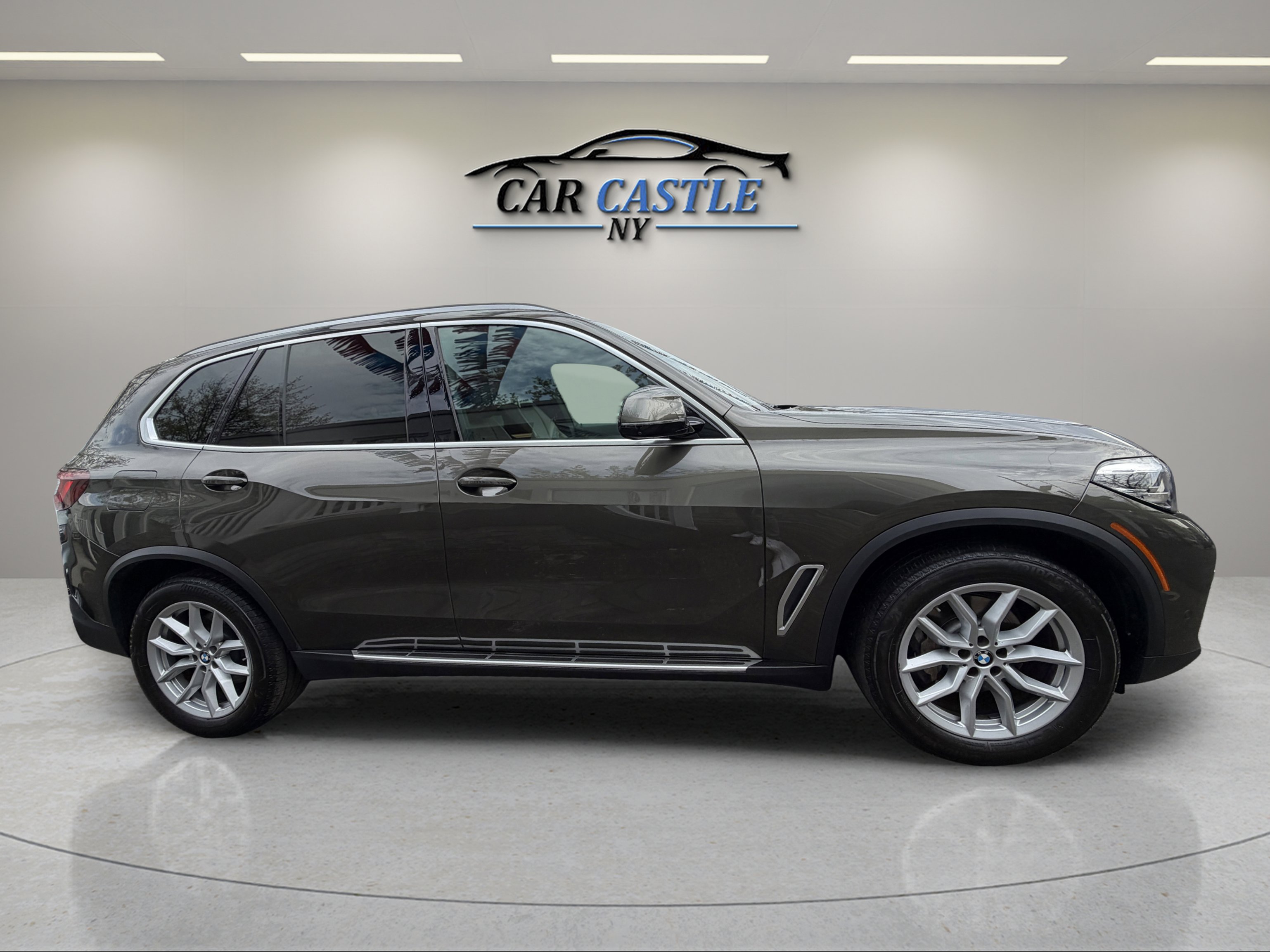 Used 2022 BMW X5 xDrive40i w/ Premium Package AWD/4WD image 6