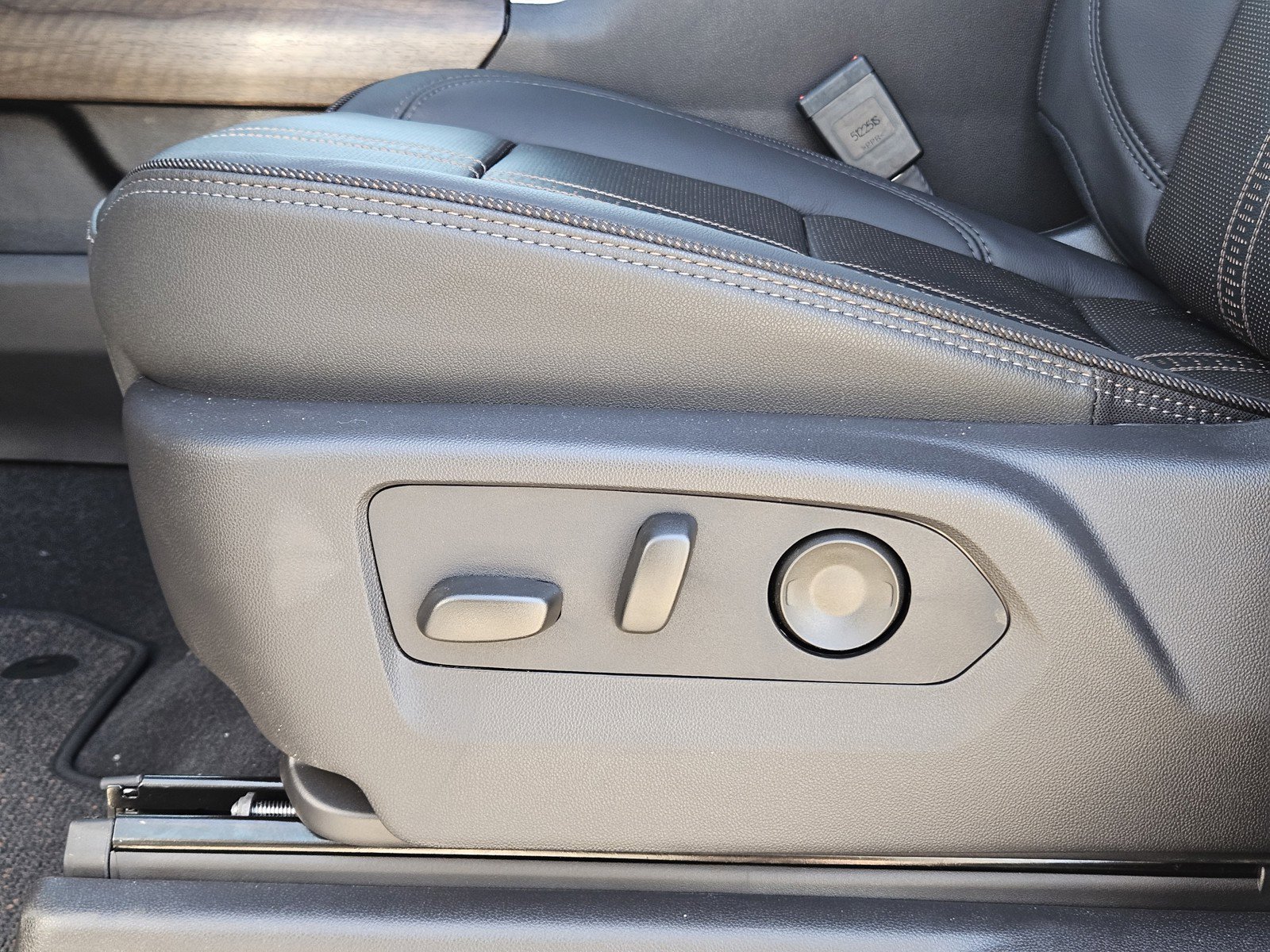 New 2026 Chevrolet Silverado 1500 High Country w/ Technology Package image 17