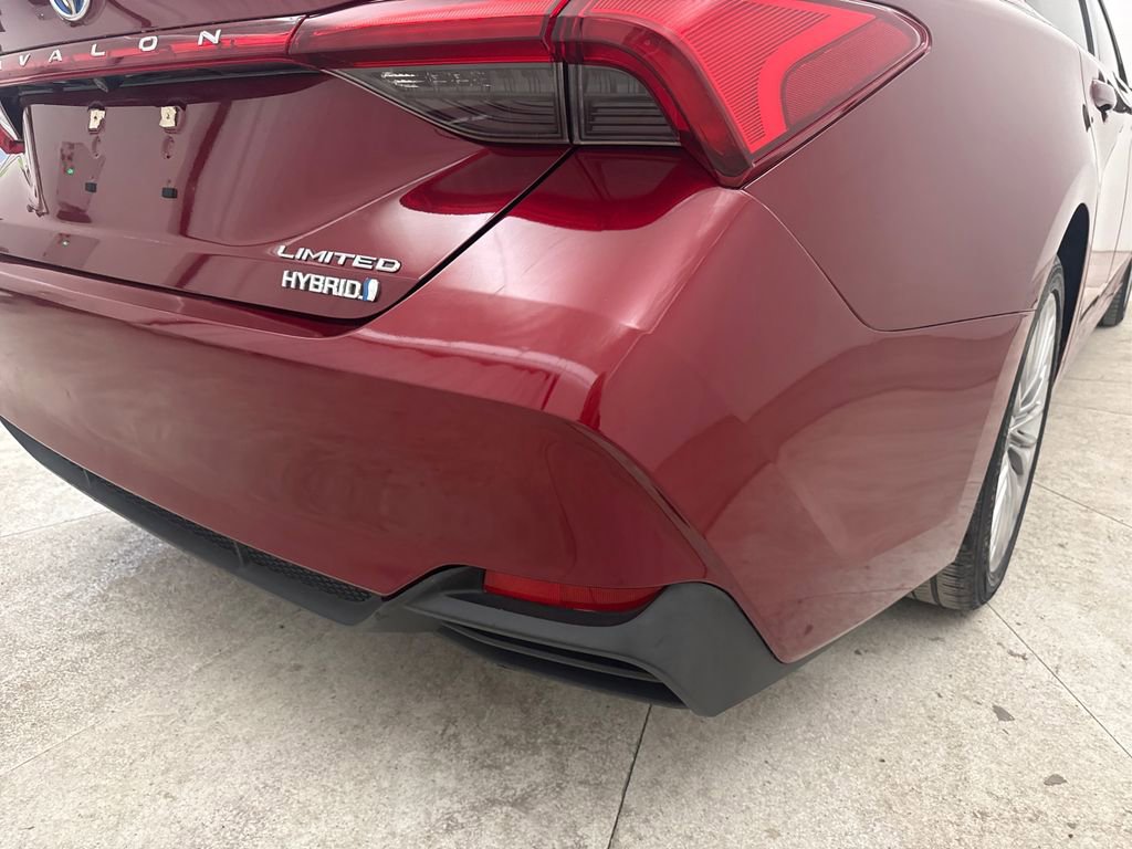Used 2019 Toyota Avalon Limited image 20