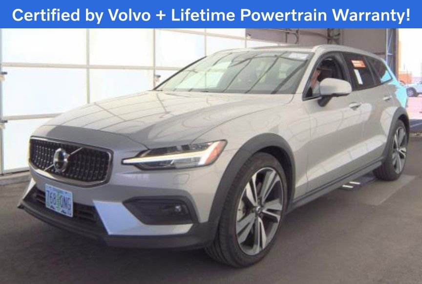 Used 2025 Volvo V60 B5 Cross Country Plus AWD/4WD image 1