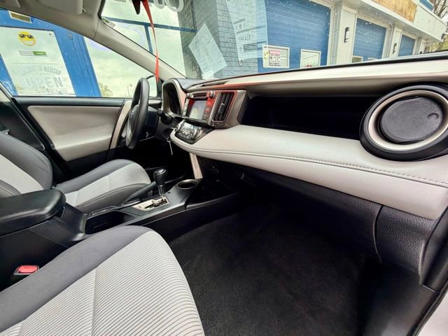 Used 2014 Toyota RAV4 XLE AWD/4WD image 26
