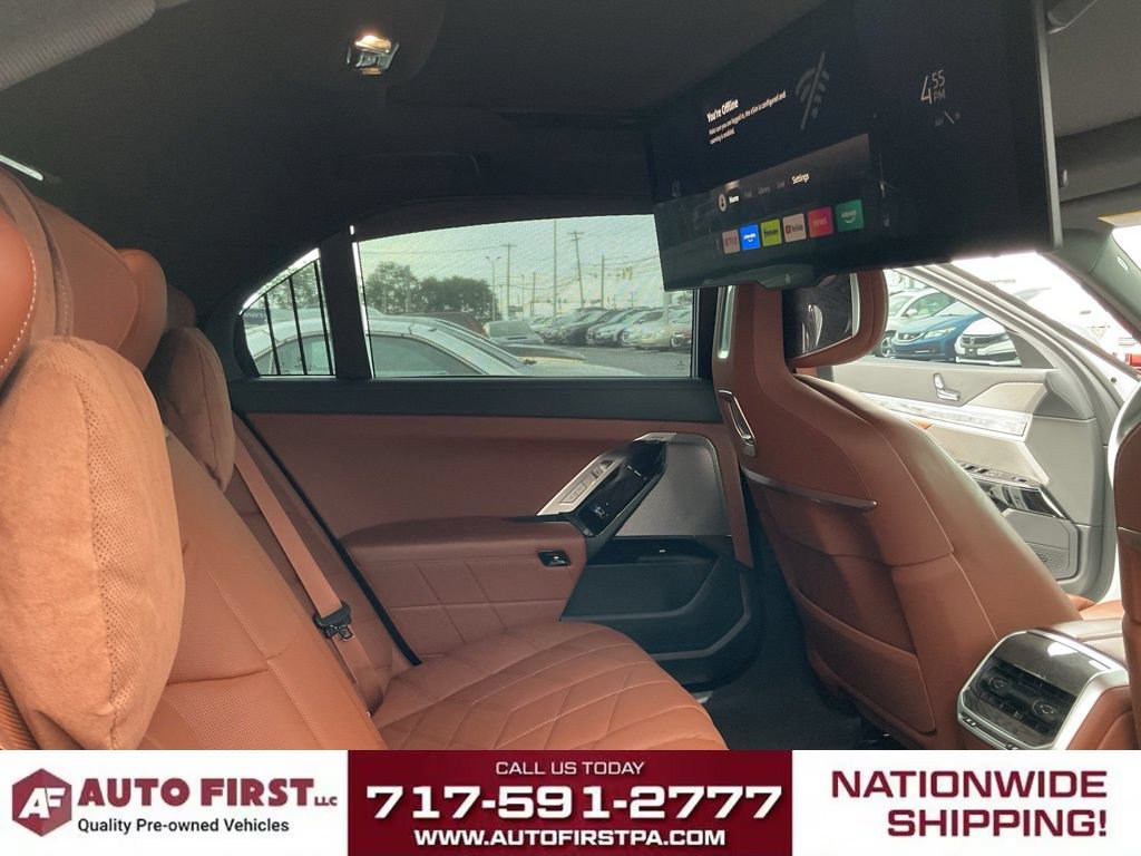 Used 2023 BMW 760i xDrive w/ Executive Package AWD/4WD image 21