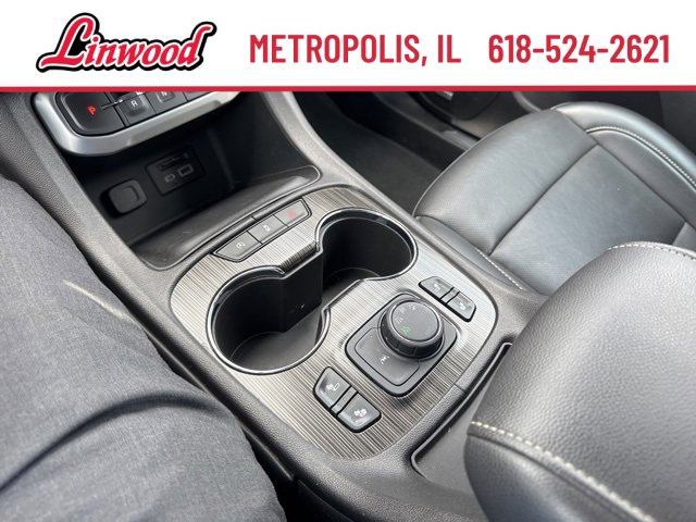 Used 2023 GMC Acadia SLT image 28