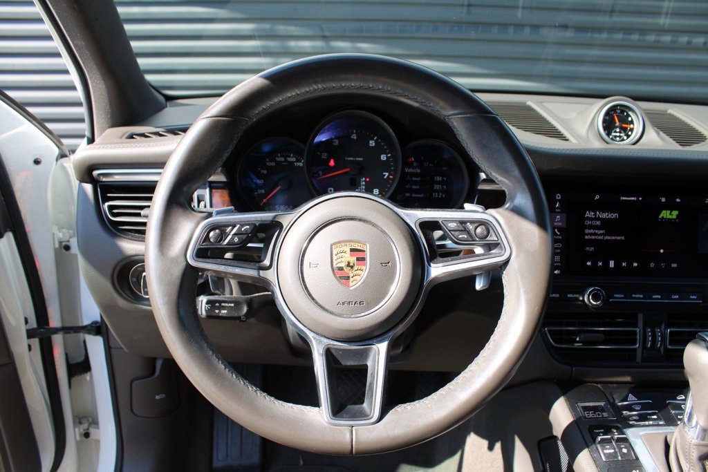 Used 2021 Porsche Macan image 19