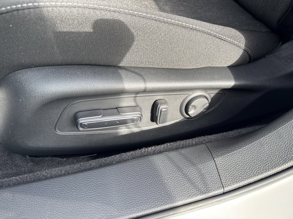 Used 2025 Honda Accord SE image 16