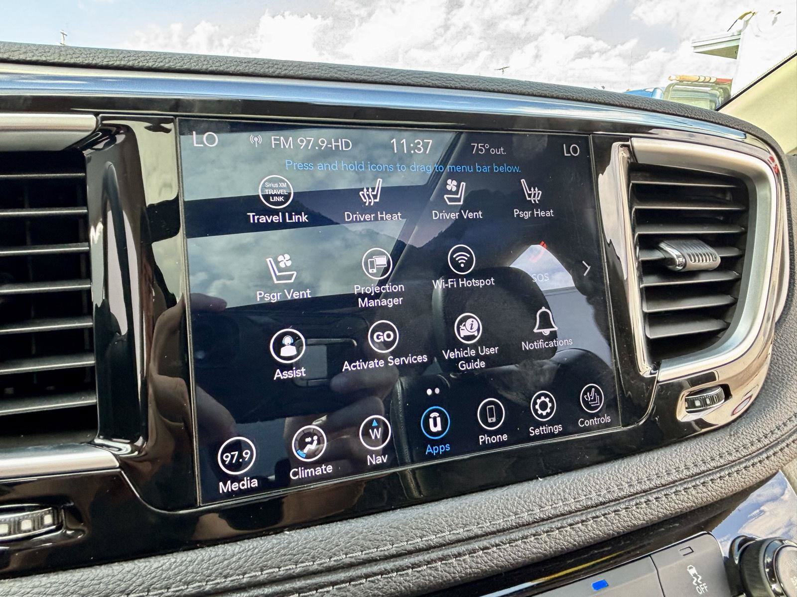 Used 2018 Chrysler Pacifica Limited FWD image 37