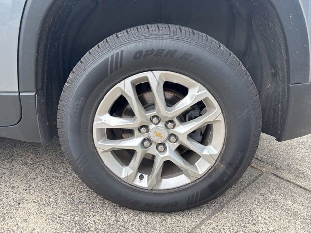 Used 2021 Chevrolet Traverse LS FWD image 11