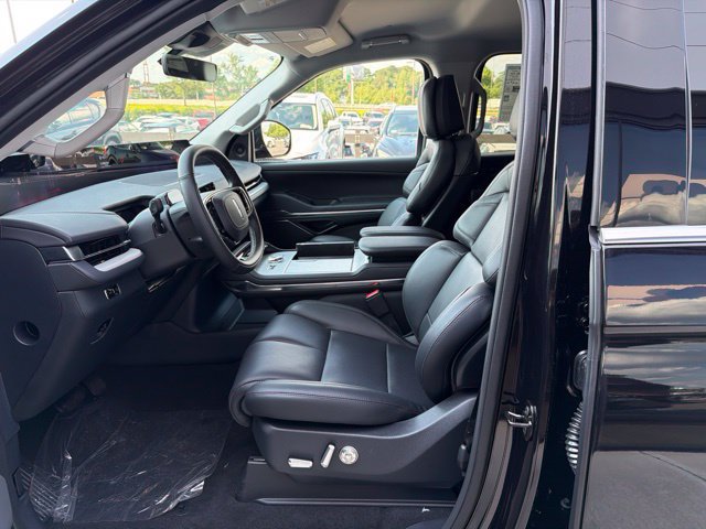New 2027 Lincoln Navigator Premiere AWD/4WD image 12